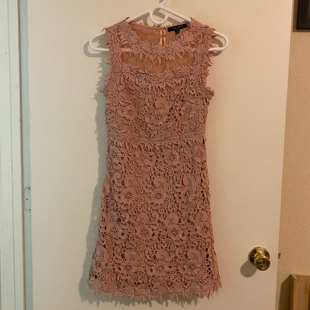 Romeo & Juliet Couture Lace Sheath Dress - Size Small - Light Pink